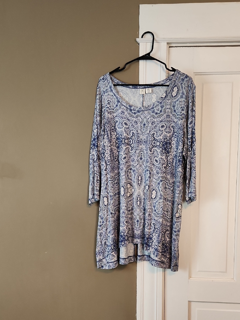 Artisan Ny Blue and White Paisley Scoop Tunic